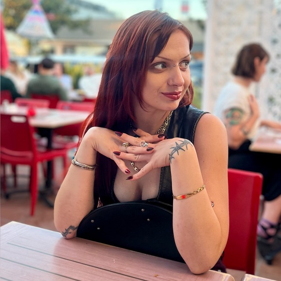 Meet your Posher, Chloe - Picture 3 of 4